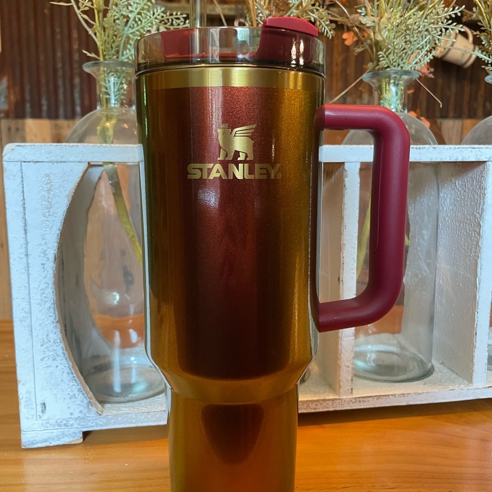 Stanley Lainey Wilson Country Gold